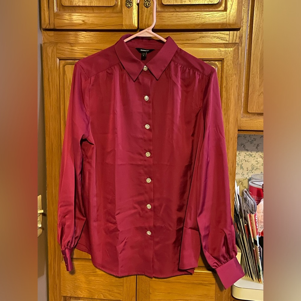 Express NWT razzleberry jewel embellished Portofino shirt